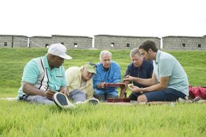 William Shatner, Henry Winkler, Terry Bradshaw, George Foreman, and Jeff Dye in Better Late Than Never (2016)