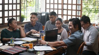 Maureen Gonzales, Daniel Morial, Jay Gonzaga, Meann Espinosa, Gio Gahol, and Daniel Saniana in Sila-sila (2019)
