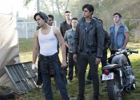 Cole Sprouse and Jordan Connor in Riverdale (2017)