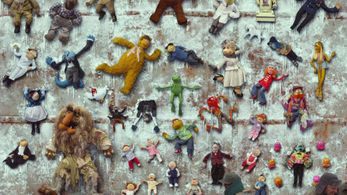 Beauregard, Rowlf, The Great Gonzo, Uncle Deadly, Floyd Pepper, Walter, Janice, Sweetums, Camilla the Chicken, Kermit th