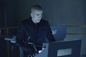 Kirk Acevedo in 12 Monkeys (2015)