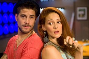 Ana Polvorosa and Luis Fernández in Fenómenos (2012)