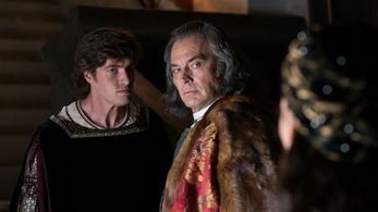 Jose Coronado and Raúl Mérida in The Broken Crown (2016)