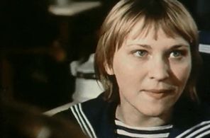 Anna Gulyarenko in Zhenskiye radosti i pechali (1982)