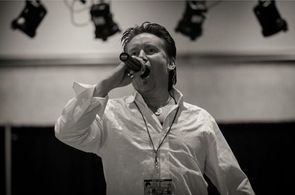 Inspirational speaker and convention guest, Spike Spencer, entertaining the crowds.