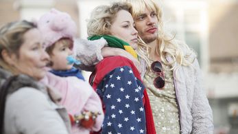Marie-Lousie Stheins, Maartje van de Wetering and Thomas Ryckewaert in a still from Waldstille