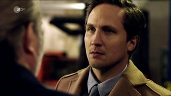 Lasse Myhr in The Old Fox (1977)