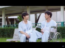 Sahaphap Wongratch and Pirapat Watthanasetsiri in 1000Stars (2021)