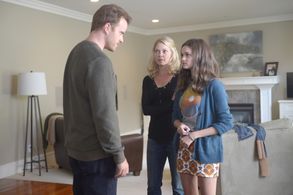Amanda Detmer, Robert Kazinsky, and Ciara Bravo in Second Chance (2016)
