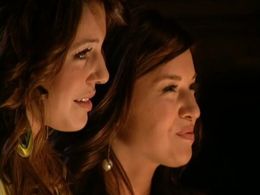 Amanda Kimmel and Parvati Shallow in Survivor (2000)