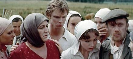 Nonna Mordyukova, Andrey Nikolaev, Valeriy Nosik, and Valentina Telichkina in Tryasina (1978)