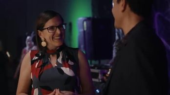 Erin Bradley Dangar and Ralph Macchio in Cobra Kai (Esqueleto)