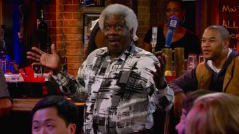 Mike Ivy in 2 Broke Girls (2011)