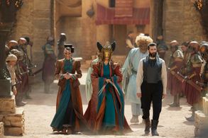 Fares Fares, Xelia Mendes-Jones, and Hammed Animashaun in The Wheel of Time: Damane (2023)