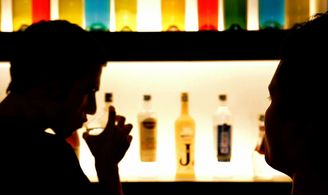 Eduardo Moraes and Henrique Trés in Tudo Bem? (2010)