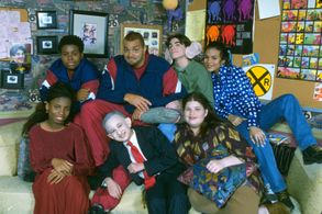 Sinbad, Angelique Bates, Lori Beth Denberg, Katrina Johnson, Alisa Reyes, Josh Server, and Kenan Thompson in All That (1