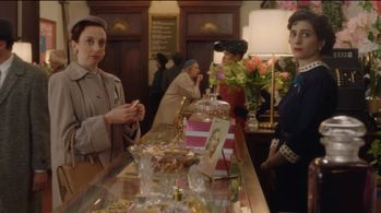 Sarah Baskin as Elsa in The Marvelous Mrs. Maisel