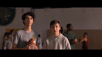 Alex Wolff and Michael Shacket in Jumanji: Welcome to the Jungle (2017)