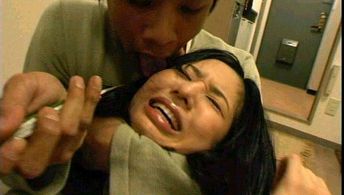 Takashi Oda and Sora Aoi in Kikareta onna no mirareta yoru (2006)