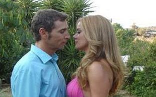 Thodoris Atheridis and Zeta Makrypoulia in Mono esy (2006)