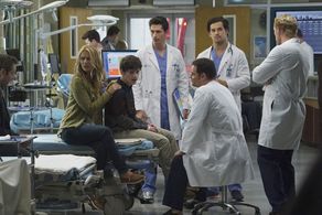 Justin Chambers, Joe Dinicol, Kevin McKidd, Peter Cilella, William Leon, and Giacomo Gianniotti in Grey's Anatomy (2005)