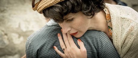 Claire in the movie MON SOUVENIR