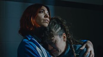 Demet Evgar and Ceren Moray in The Yard: 38.Bölüm (2019)