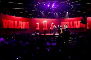 Kevin Mazur, Kathryn Hahn, Madelyn Cline, J.D., Madison Bailey, Chase Stokes, and Rudy Pankow at an event for 2021 MTV M