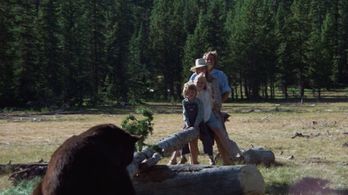 Susan Damante, Hollye Holmes, Ham Larsen, Robert Logan, and Bruno The Bear in The Adventures of the Wilderness Family (1
