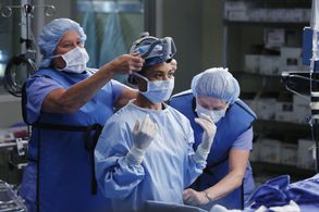 Linda Klein and Kelly McCreary in Grey's Anatomy (2005)