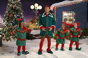 Blake Shelton in Blake Shelton's Not So Family Christmas (2012)