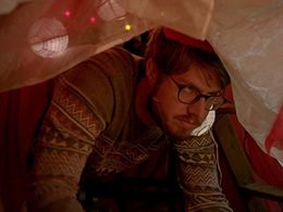 Thomas Ward in Please Like Me (2013)