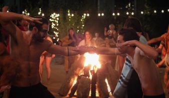 Jesse Rath and Joshua Sasse in No Tomorrow (2016)