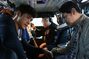 Jin-young Jung, Kang-woo Kim, and Chang-Seok Ko in Tabloid Truth (2014)