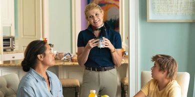 Connie Britton, Sisa Grey, and Adrian Ciscato in SMILF (2017)