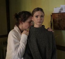 Mary (Julianna Zinkel) and Heidi (Jam Murphy)