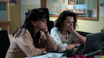 Tereza Brodská and Lucie Zácková in Jak si nepodelat zivot (2019)