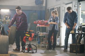 Sean Patrick Flanery, Grace Van Dien, and Matthew Joel Kranyak in Lady Driver (2020)