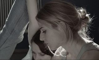 Nora Jacobs and Stephanie Nur in Frühlingswunder (2014)