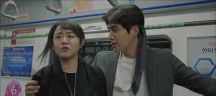 Moon Geun-young and Kim Seon-Ho in Catch the Ghost (2019)