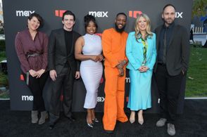 NORTH HOLLYWOOD, CALIFORNIA - APRIL 09: (L-R) Emma Schwartz, Drake Bell, Giovonnie Samuels, Bryan Hearne, Mary Robertson