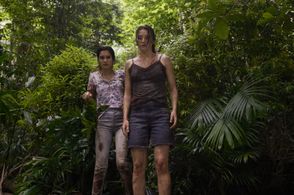 Sophia Ali and Sarah Pidgeon in The Wilds: Day 30/1 (2022)