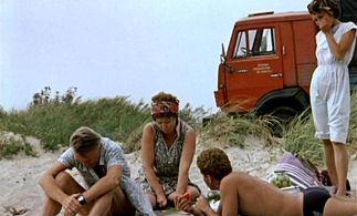 Aleksandr Negreba, Yuriy Nazarov, Natalya Negoda, and Lyudmila Zaytseva in Little Vera (1988)