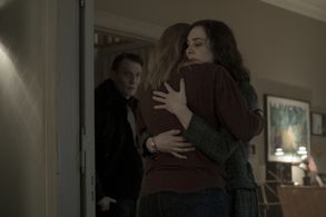 Oliver Masucci, Maja Schöne, and Jördis Triebel in Dark (2017)