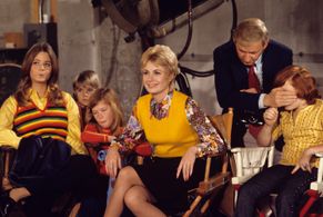Susan Dey, Danny Bonaduce, Suzanne Crough, Brian Forster, Shirley Jones, and Dave Madden in The Partridge Family (1970)