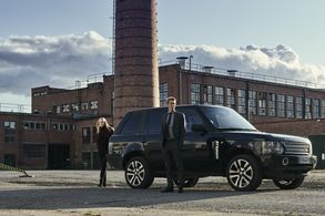 Still of Jussi Vatanen and Anu Sinisalo in Forest Giant