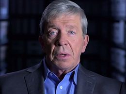 Joe Kenda in Homicide Hunter (2011)