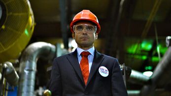 Thomas Michael on the set of 