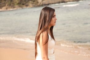 Hande Erçel in Günesin Kizlari (2015)