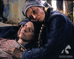 Maria Gladkowska and Paulina Mlynarska in Panny i wdowy (1991)